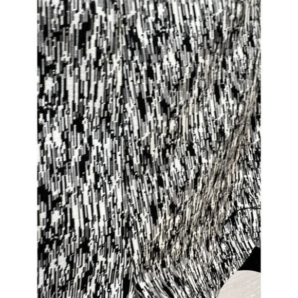 Forever 21 Woven Ivory and‎ Black Shorts Medium - Picture 4 of 5